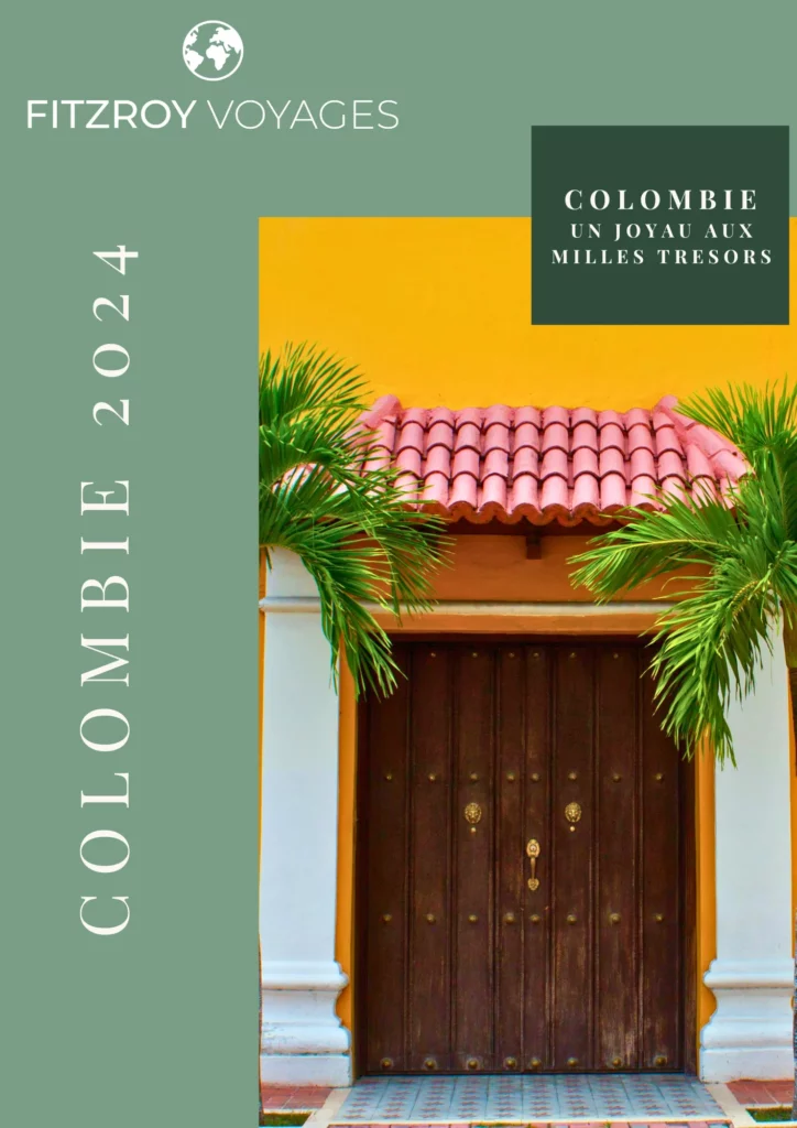 Façade colorée et porte traditionnelle à Carthagène – immersion locale Fitzroy Voyages